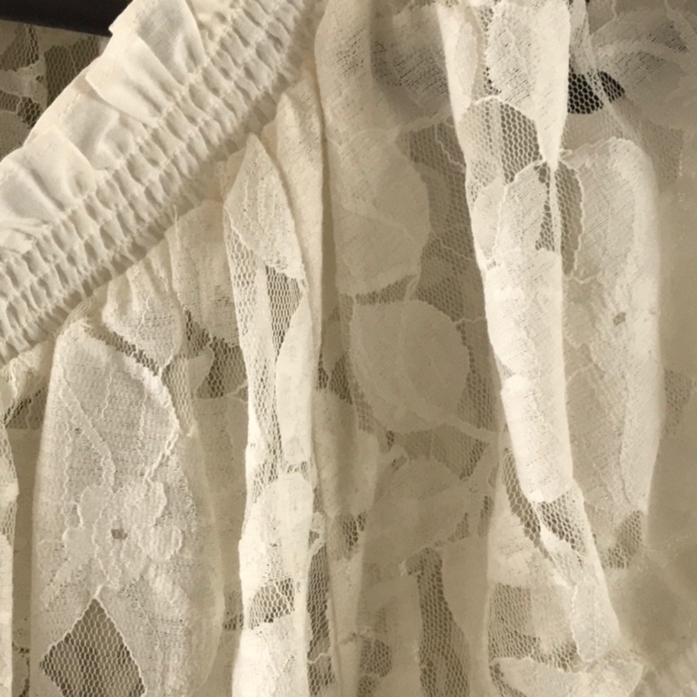 Lace top - Picture 2 of 4